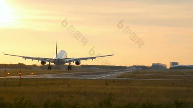 宽体双胞胎引擎飞机着陆法兰克福主要机场早期早....